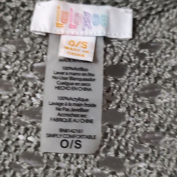 LuLaRoe Mimi Poncho Shawl Wrap Sweater One Size Gray Open Knit Buttons Fringe - Picture 4 of 6